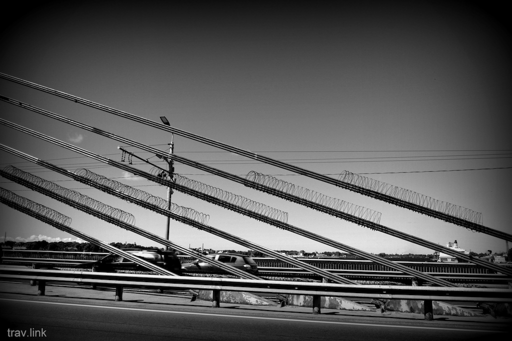 Вантовый мост в Риге фото