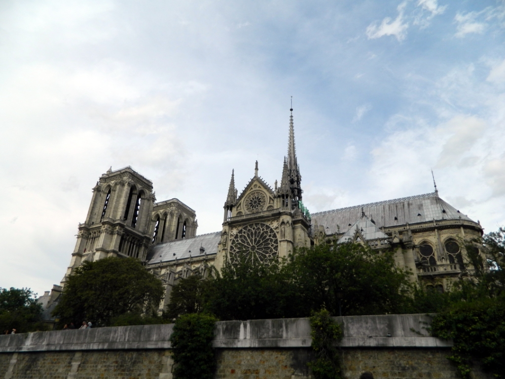 Собо́р Пари́жской Богома́тери (фр. Notre-Dame de Paris)