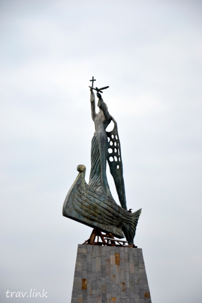 Статуя "Рыбака" в Несебре. Фото