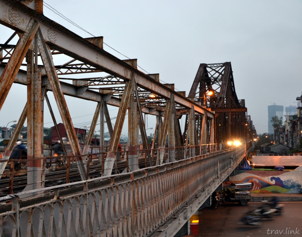 Мост Лонг Биен в Ханое (Вьетнам) фото