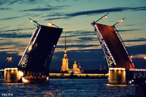 дворцовый мост в Санкт-Петербурге ночью фото