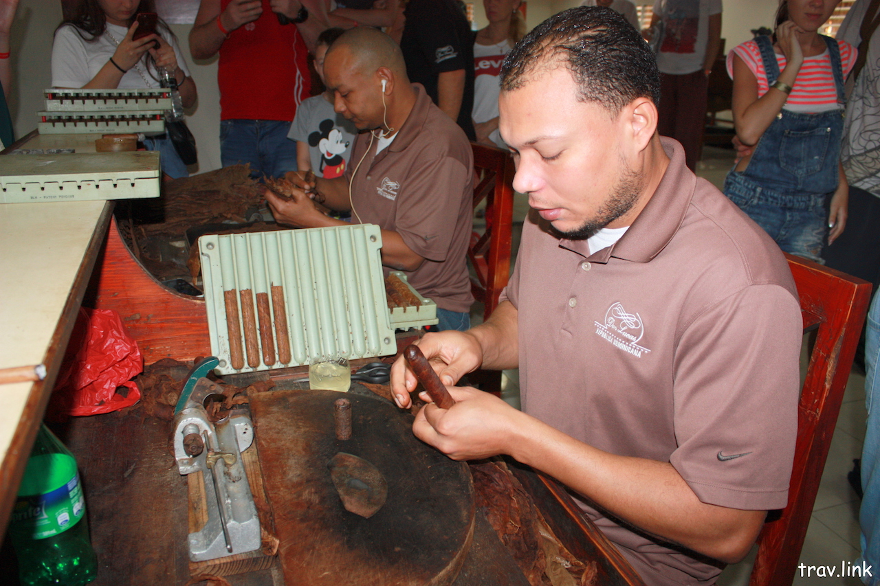 Как делают сигары в Доминикане фото