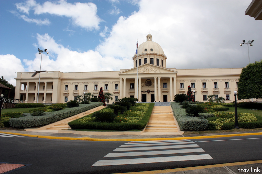 Санто-Доминго фото. Национальный дворец.